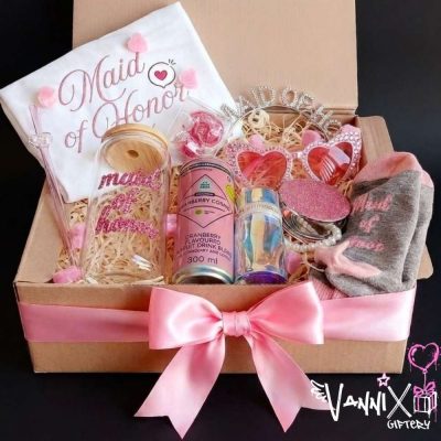 bride's right hand maid of honour gift box vannix giftery